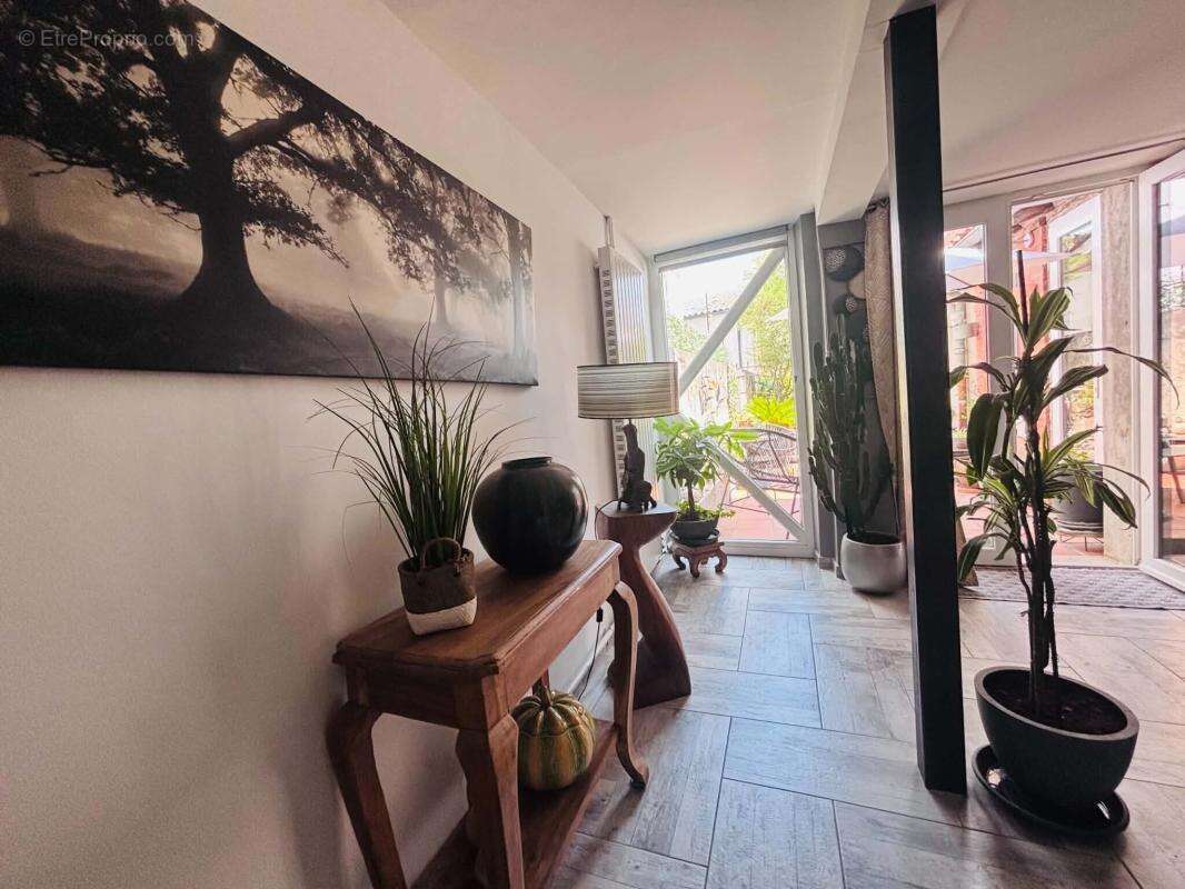 Maison de ville renovee - proche commodites - photo 8