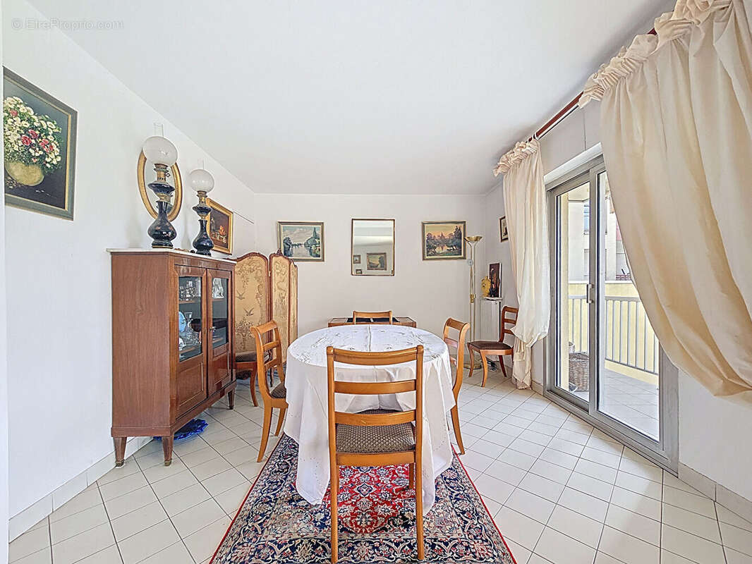 Appartement à BOURG-LA-REINE