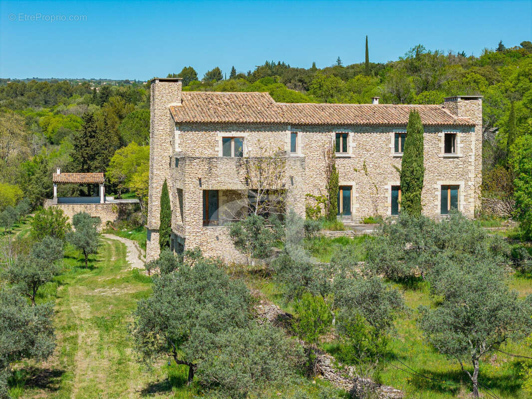 Maison à GORDES