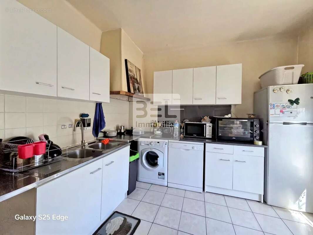 Appartement à LAUDUN-L'ARDOISE