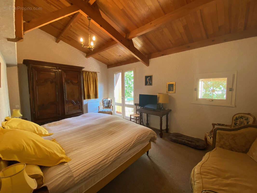 Maison à PUY-L&#039;EVEQUE