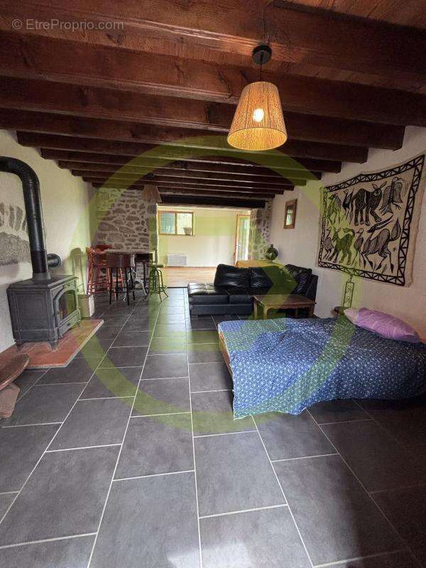 Maison 250 m² à Merinchal  - photo 9
