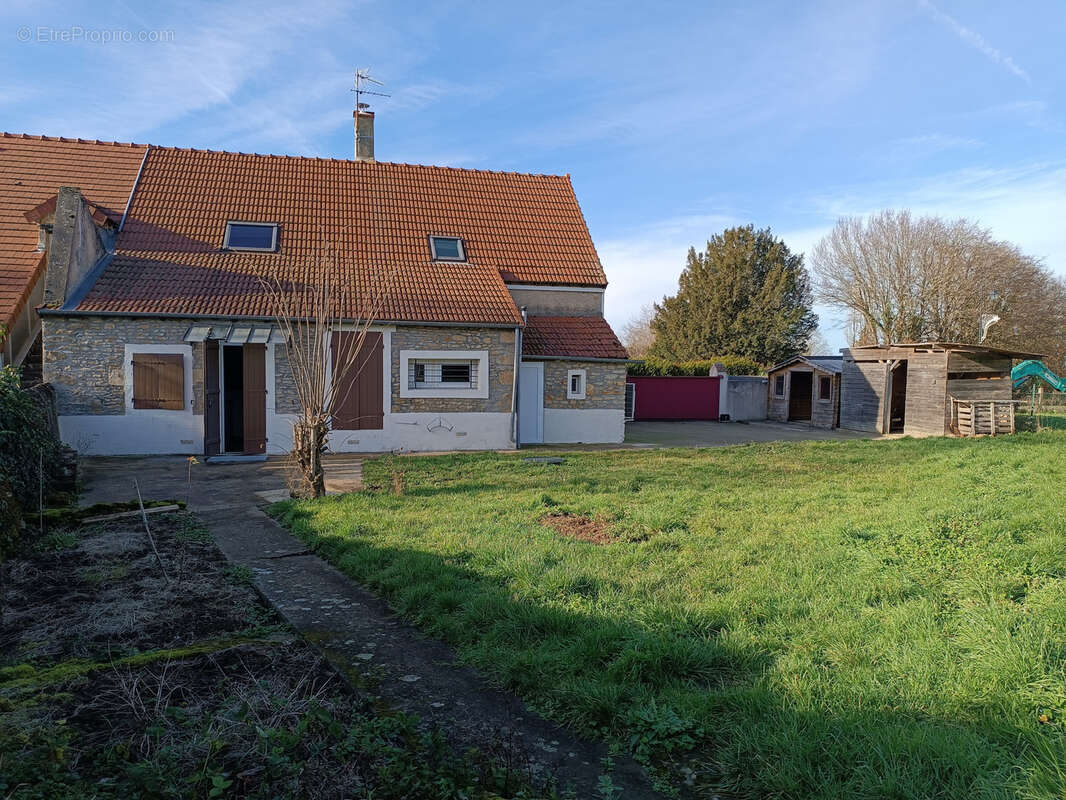 Maison à MORNAY-BERRY