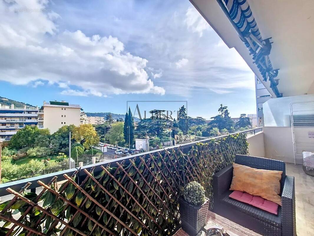 Appartement à LE CANNET