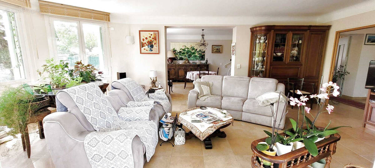 Maison à BORMES-LES-MIMOSAS