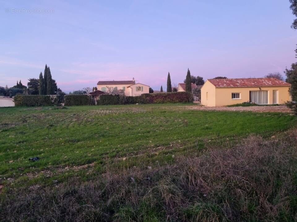 Terrain à MONTSEGUR-SUR-LAUZON