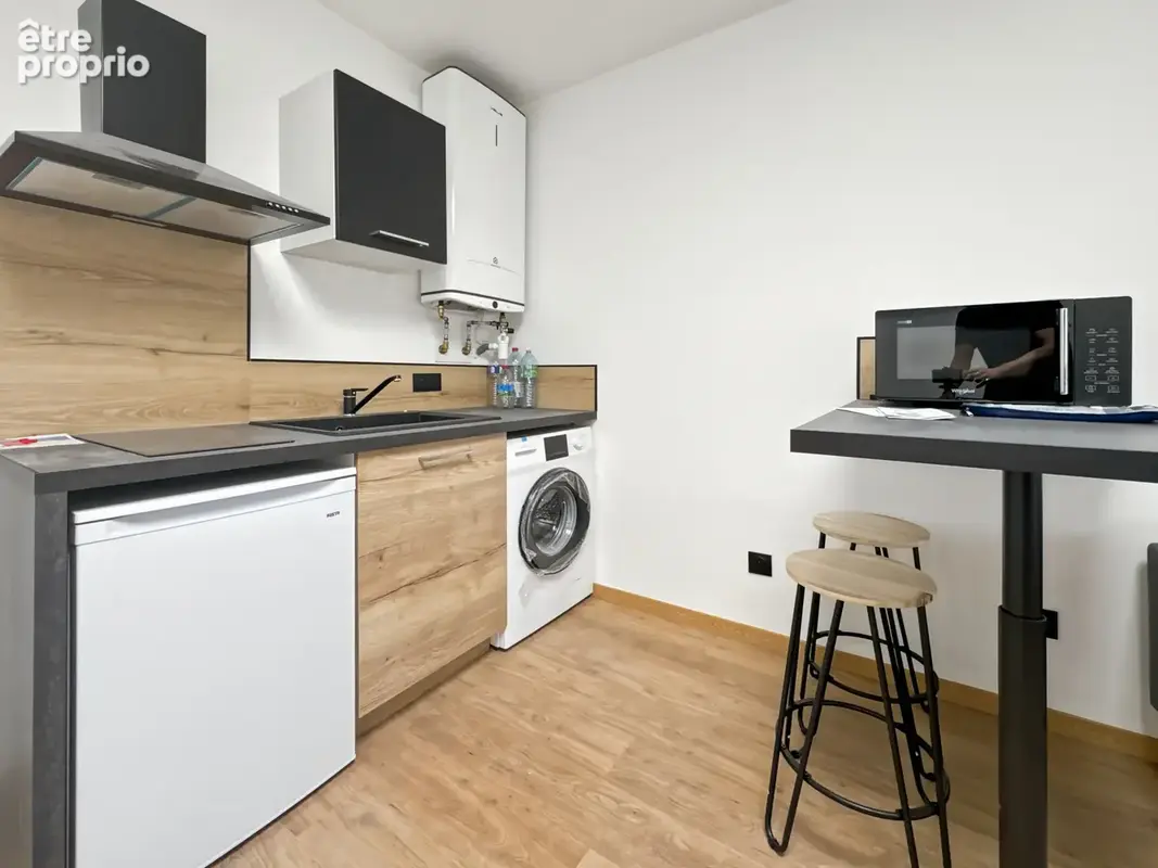 Studio entièrement refait à neuf, meublé et équipé, au calme - photo 3