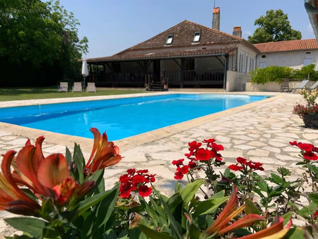 Maison à AUBETERRE-SUR-DRONNE