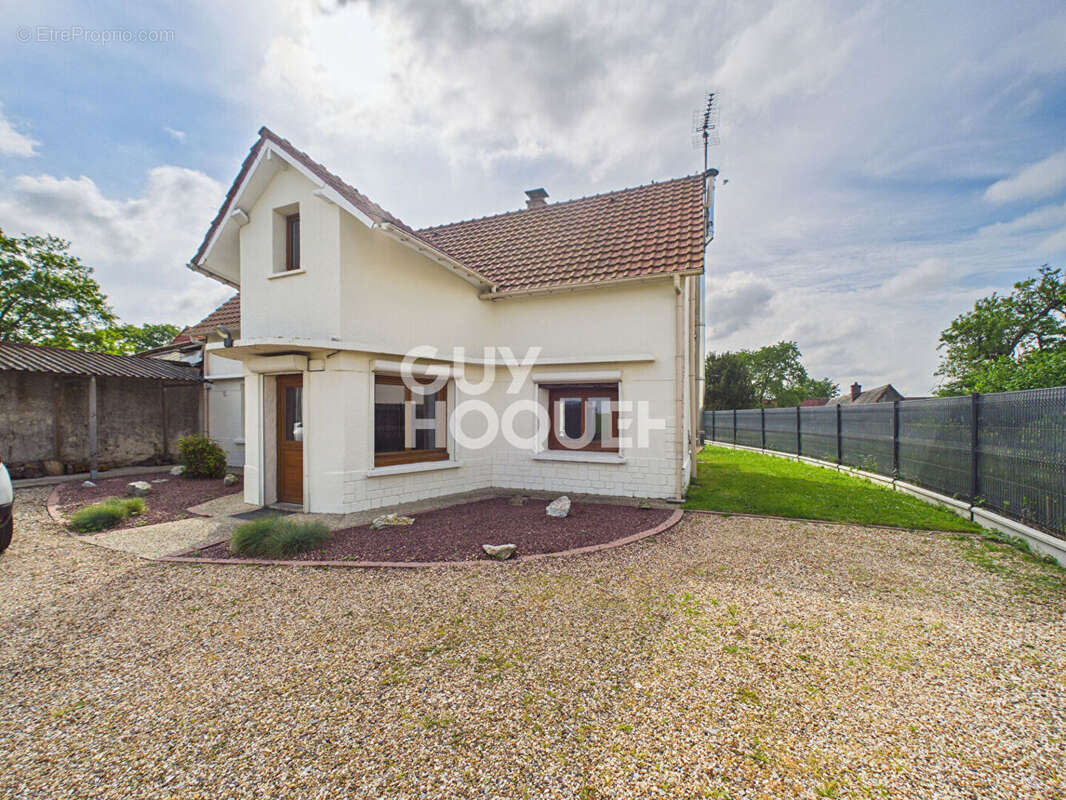 Charmante maison 6 pièces à vendre à Amfreville-sur-Iton - Rare sur le marché ! - photo 2