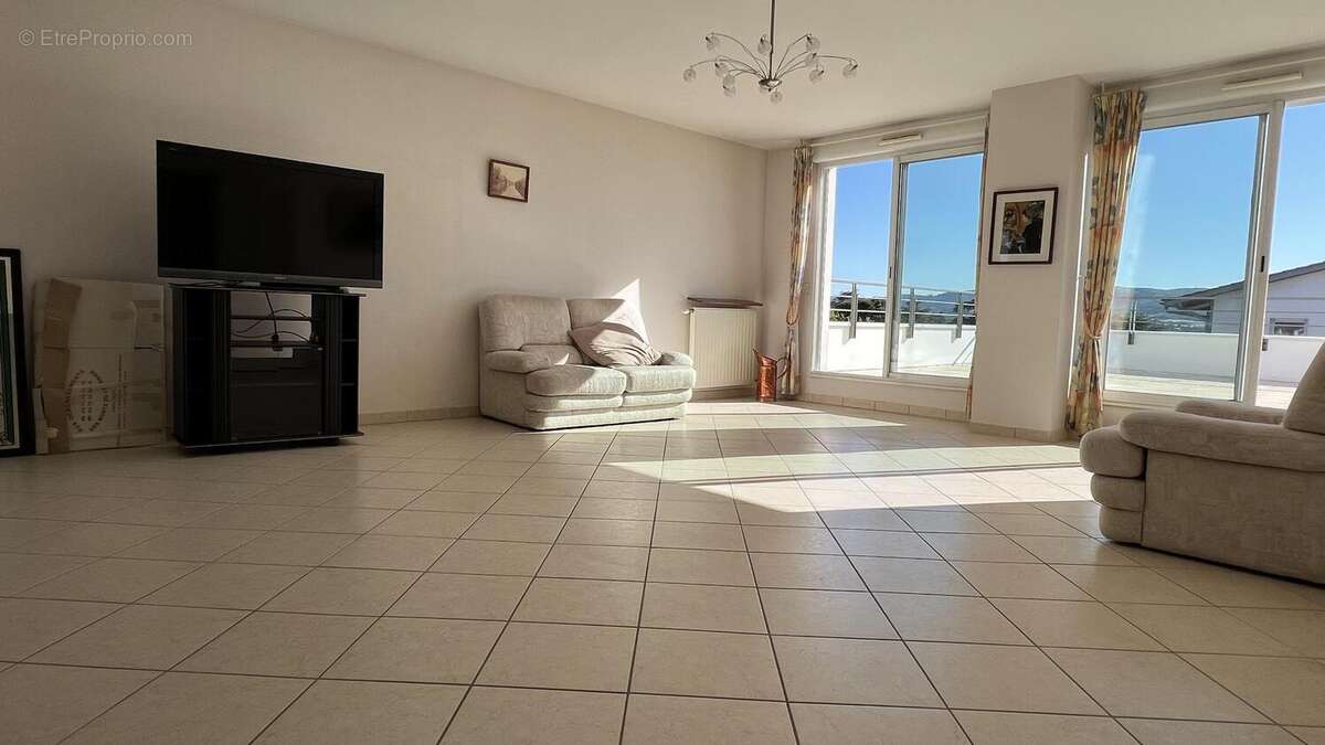 Photo 4 - Appartement à LA TOUR-DE-SALVAGNY