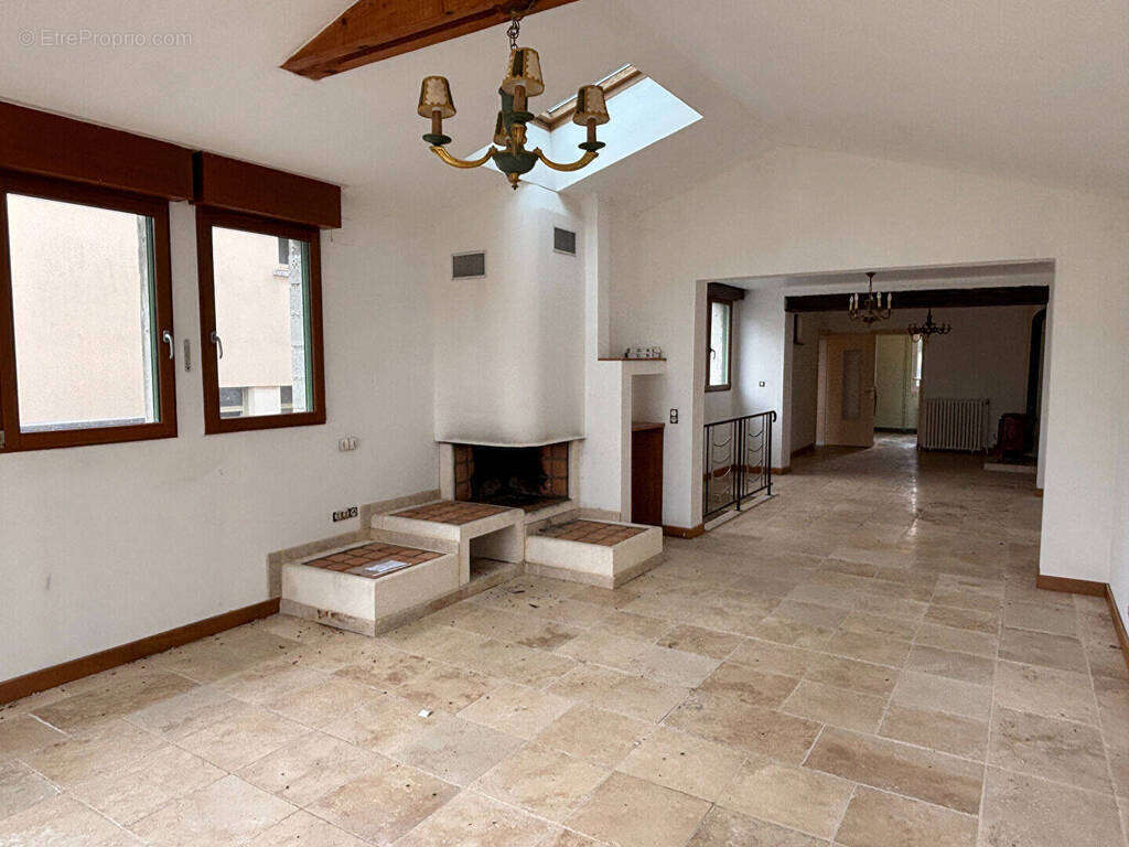 Maison 8 pièces 204 m² Le Poinçonnet - photo 5