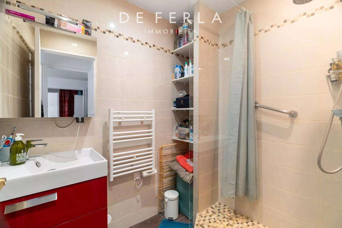 Appartement à PARIS-14E