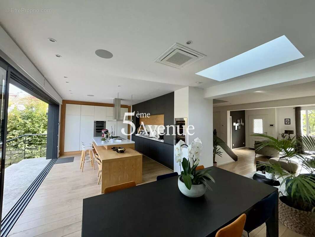 Maison à SAINT-MAUR-DES-FOSSES