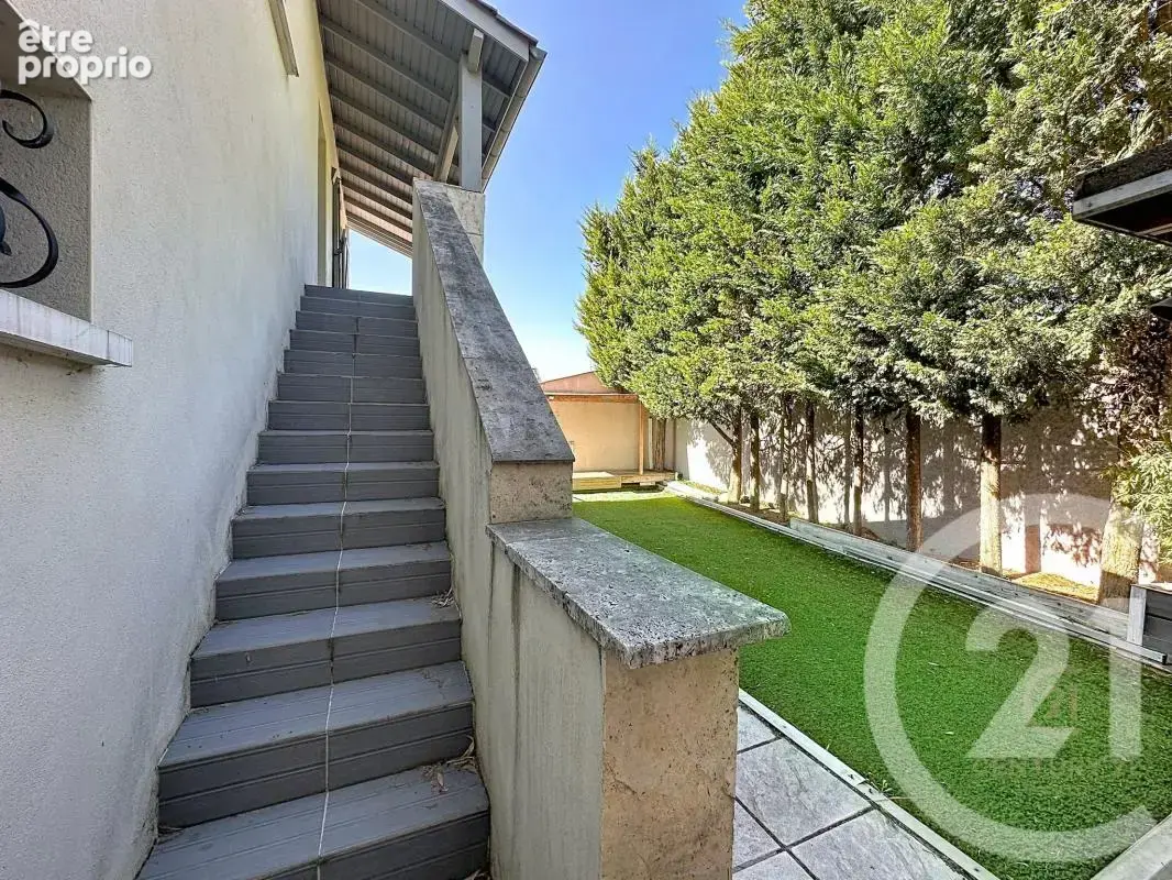 Maison 7 pièces 152 m² à vendre à Grigny (69520) - photo 24