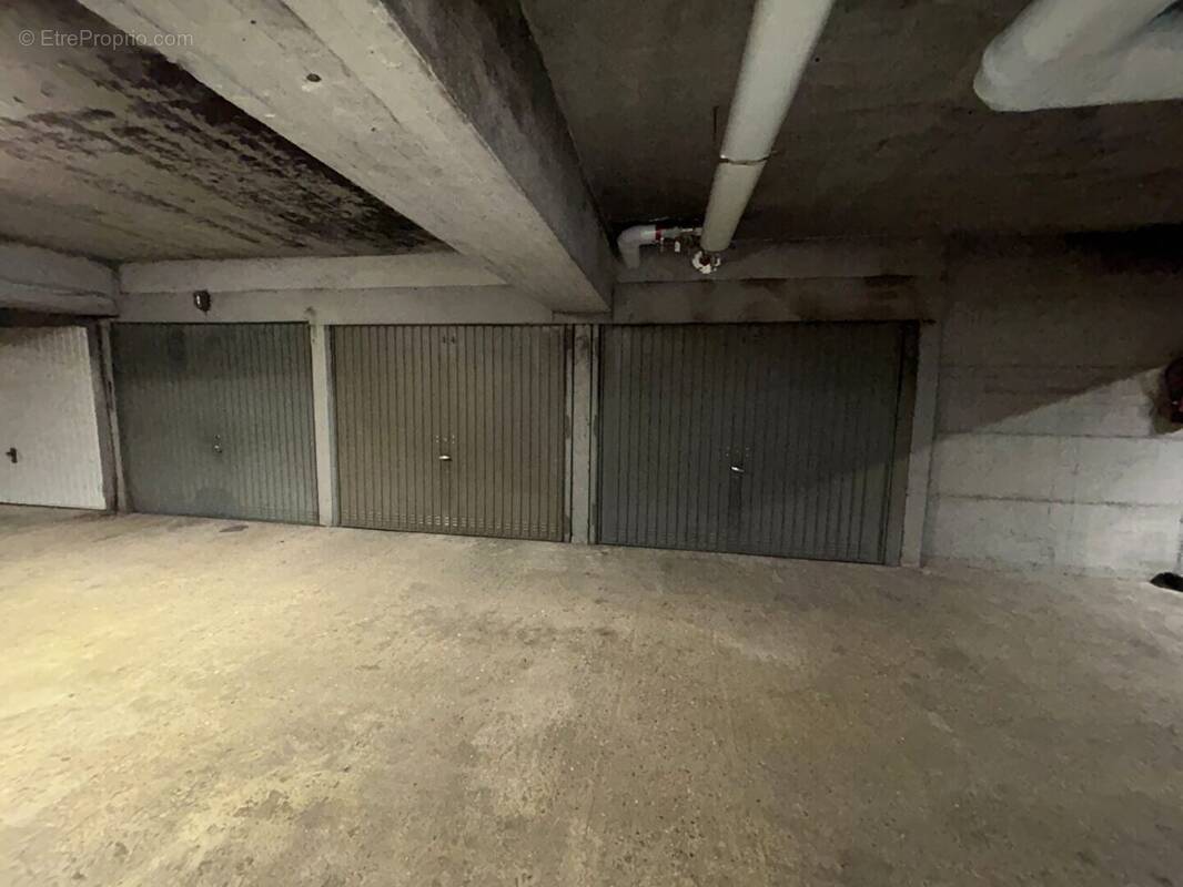 Parking à MONTROUGE