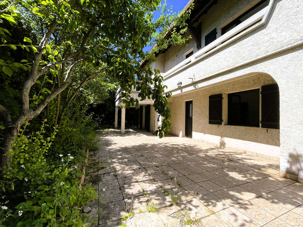 Maison à SAINT-MARTIN-D'HERES