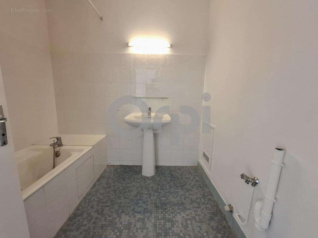 Appartement T3 70m2  Vendre Centre ville de La Rochelle - photo 9