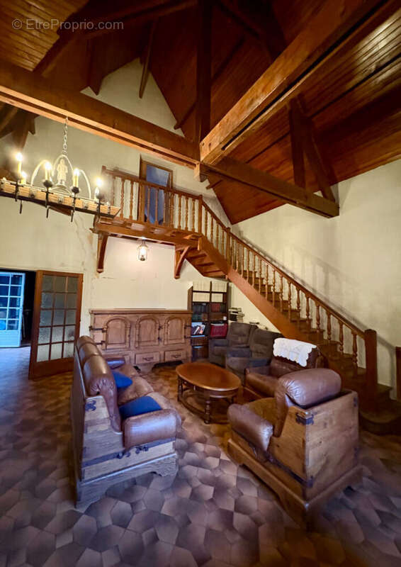 Maison à CRESPIERES