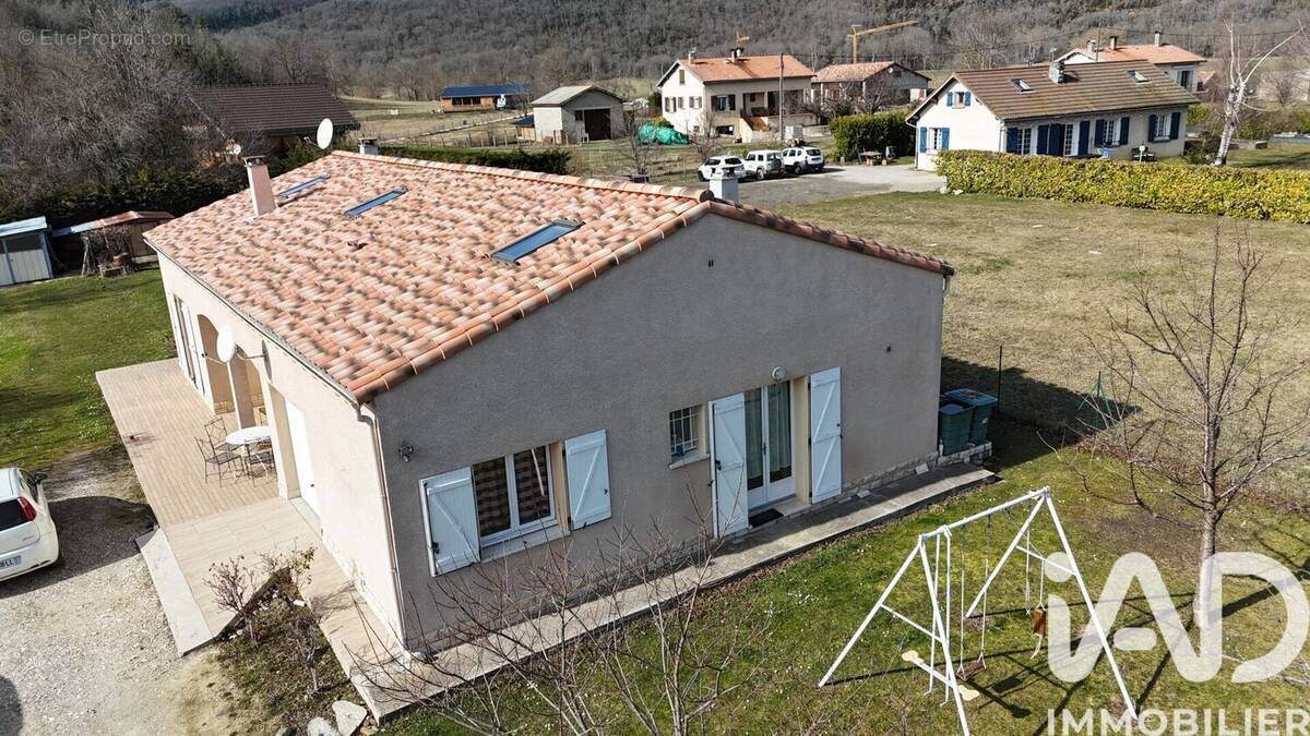 Photo 1 - Maison à ROQUEFEUIL