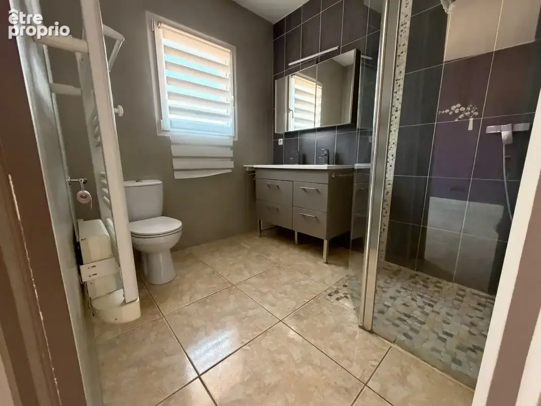 Une opportunité exceptionnelle : 175 m2 habitables sur un de terrain piscinable de 1380m2 - photo 9