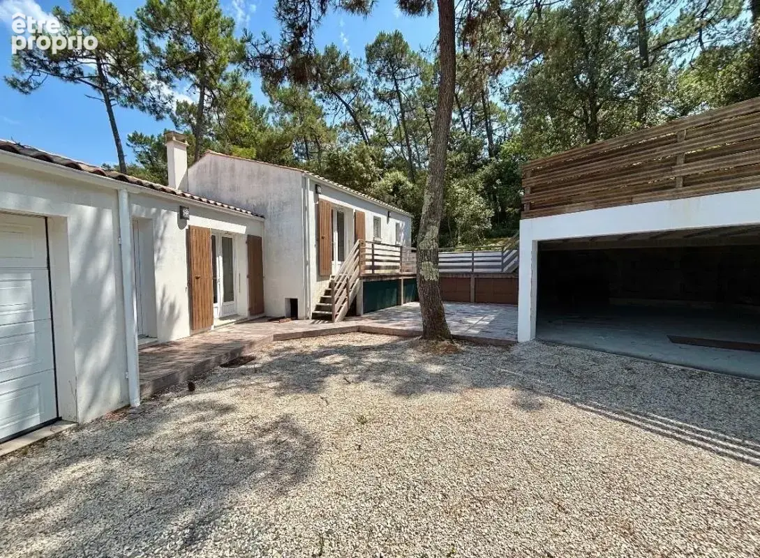 Maison à vendre à Chaucre – À seulement 500 mètres de la plage - photo 4