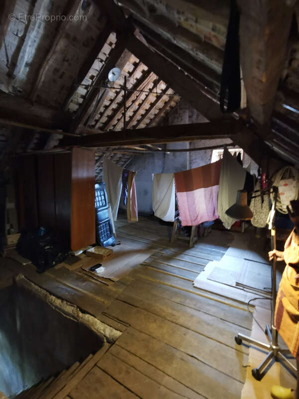 Maison à SAINT-PRIEST-EN-MURAT