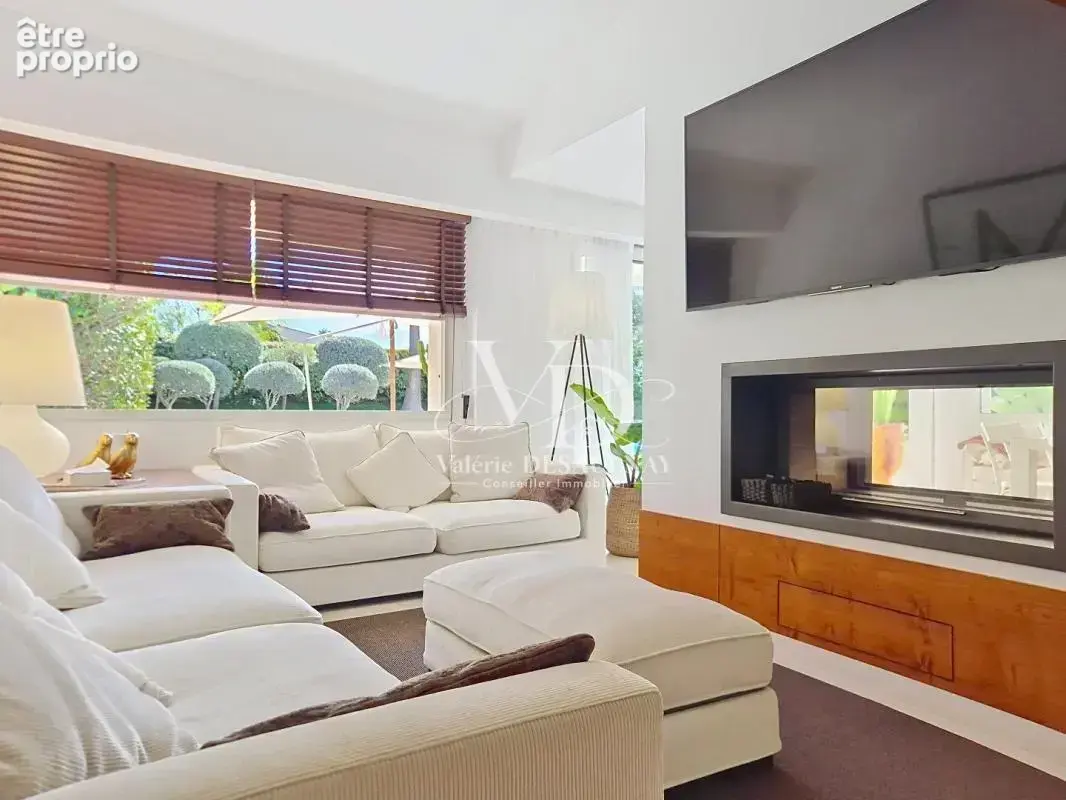 Maison 5 pièces 130 m² à vendre à Villeneuve-Loubet (06270) - photo 9