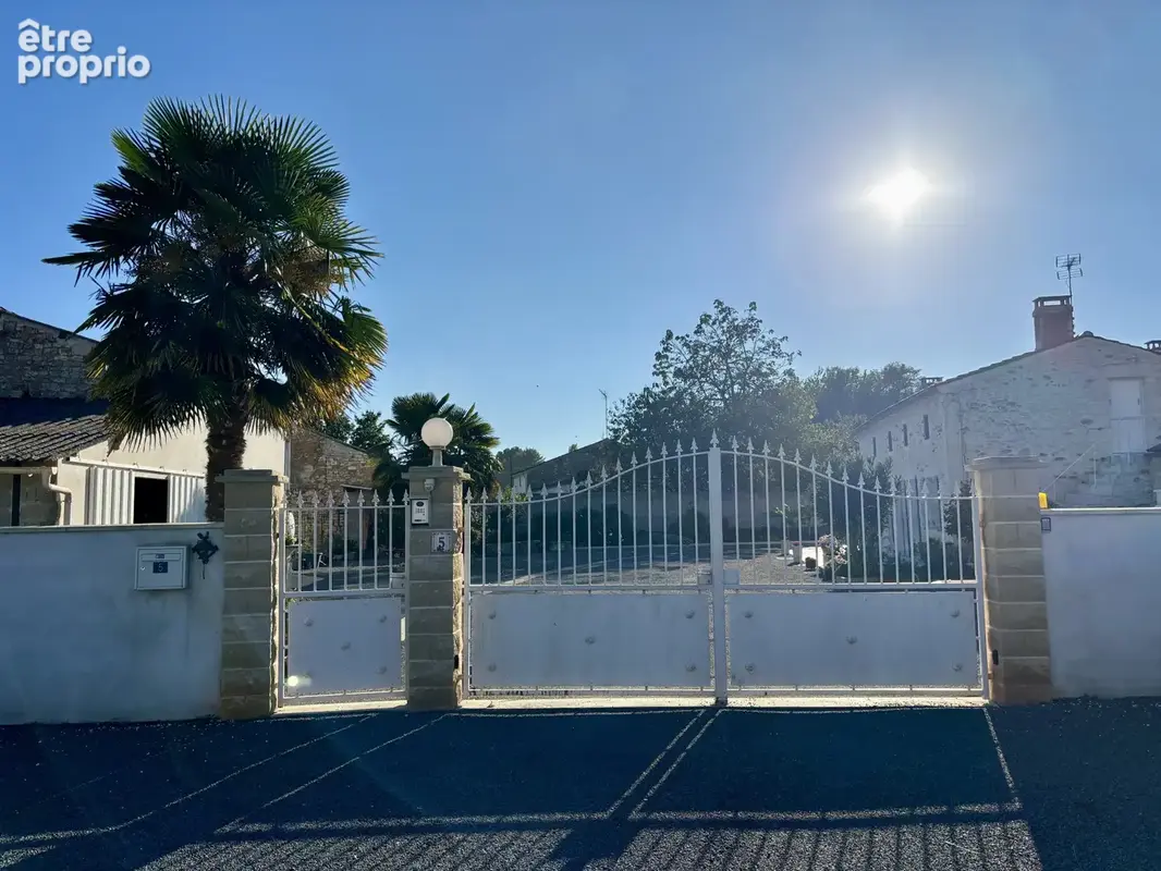 Viager occupé - Maison 4 pièces principales avec dépendances et jardin - photo 2