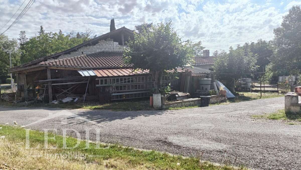 Maison avec jardin et dépendances - photo 4