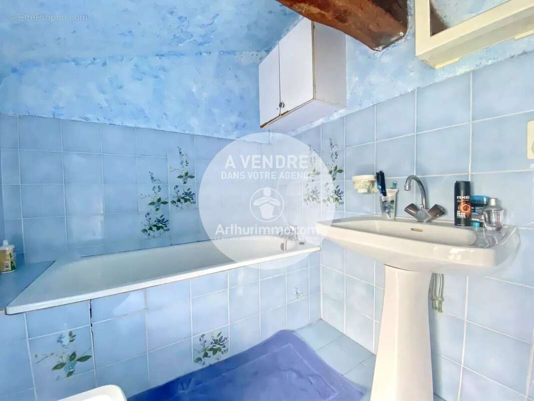 Proche centre, belle longere de 160 m² avec dependances - photo 11