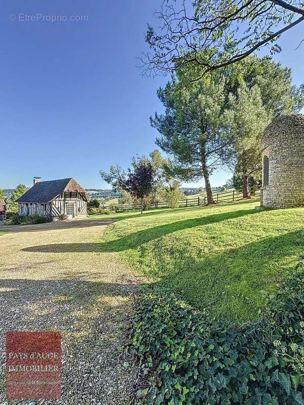 Maison à SAINT-PIERRE-SUR-DIVES