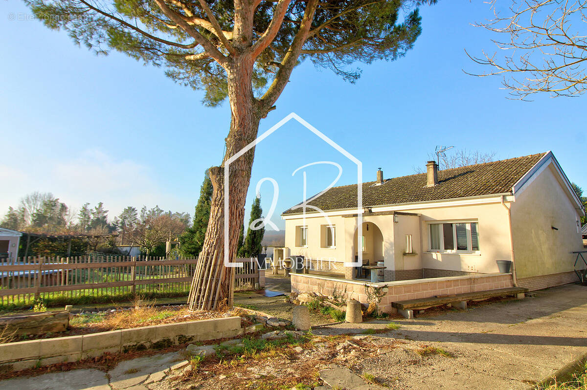 Maison à SIMANDRES