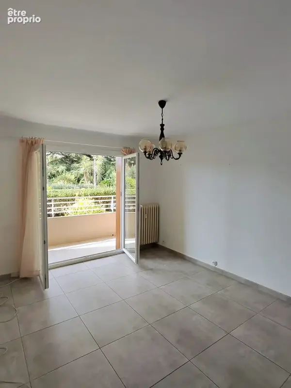 Appartement 3 pièces 55 m² à vendre à Cuers (83390) - photo 1