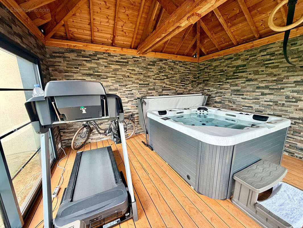 Domaine comprenant  2 maisons d'architecte  spa intérieur - photo 7