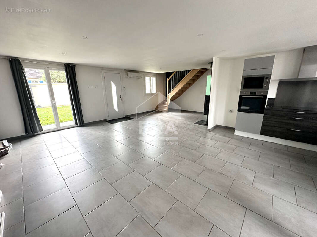 Maison à NOISY-RUDIGNON