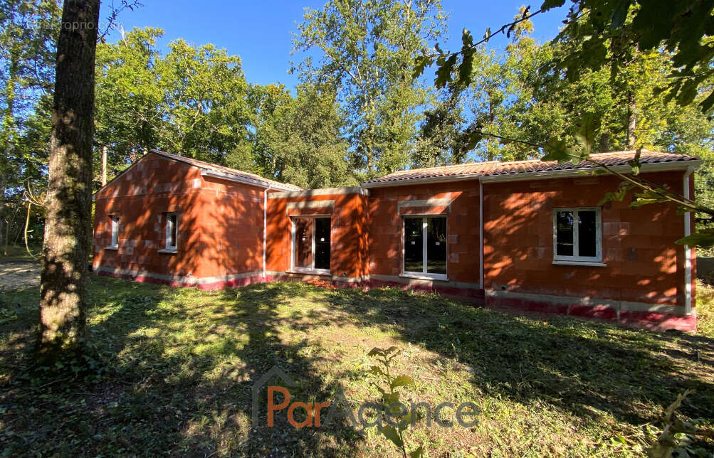 Maison à SAINT-GEORGES-DE-DIDONNE