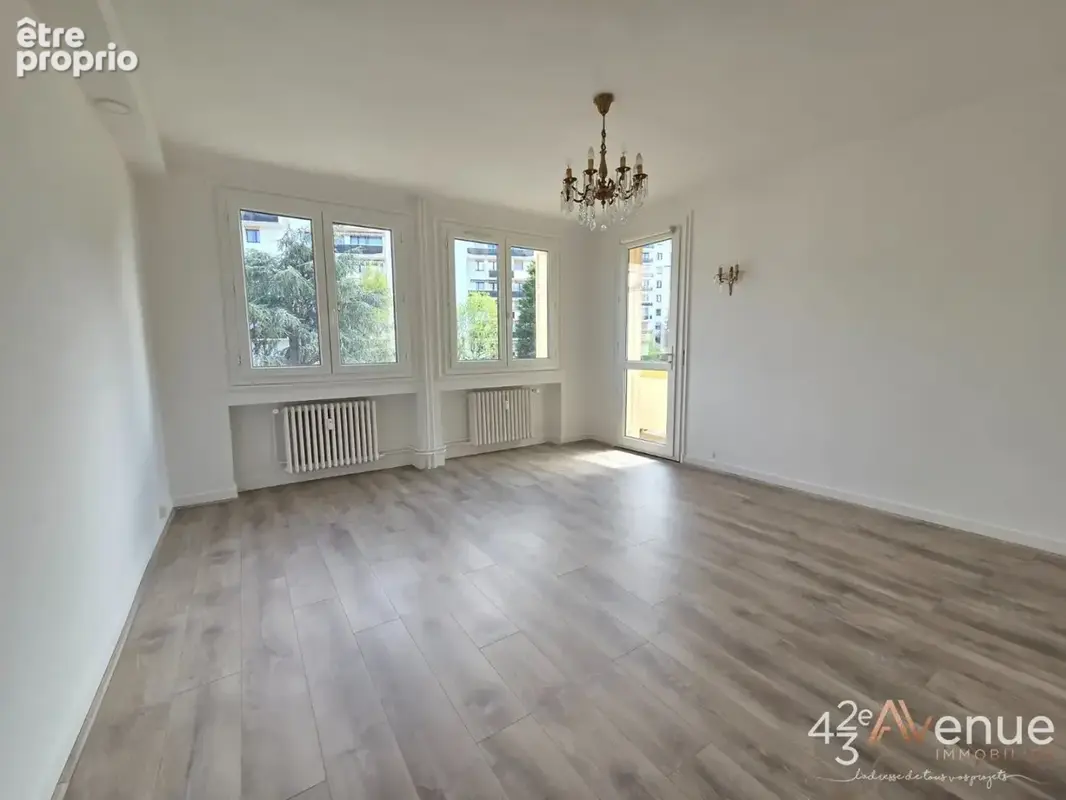 Appartement 86 m² à Saint-Etienne  - photo 3