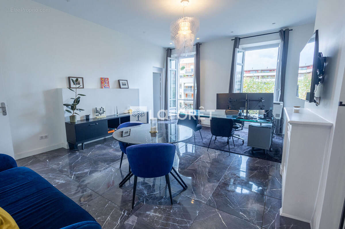 Appartement à MARSEILLE-8E