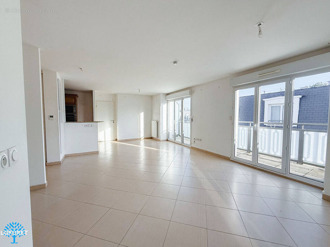 Appartement à SAINTE-GENEVIEVE-DES-BOIS