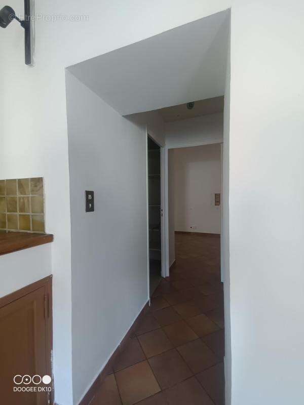 A vendre appartement  2 pièces traversant de 40m2, en dernier étage - PERTUIS (84) - photo 6