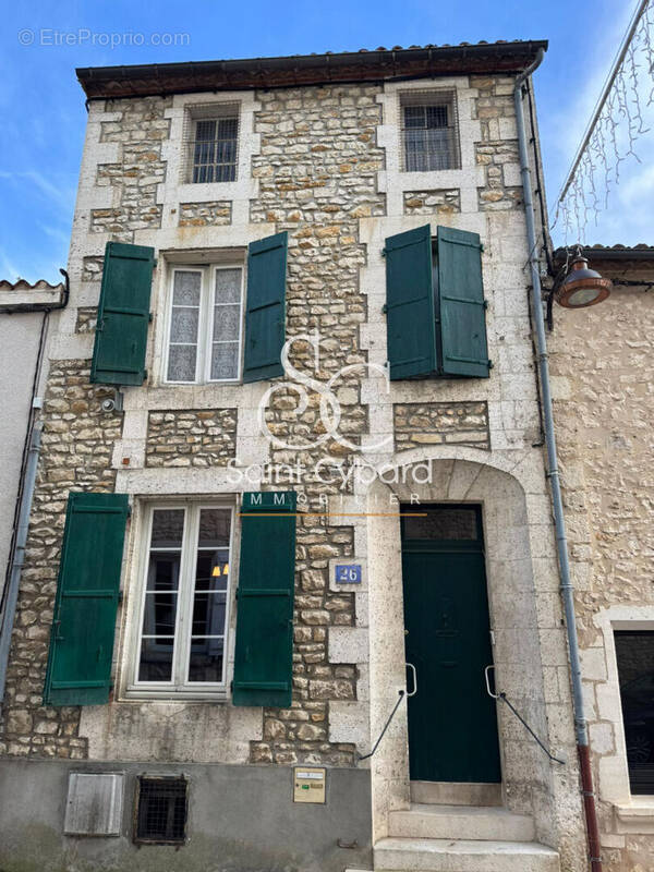 Maison à LA ROCHEFOUCAULD