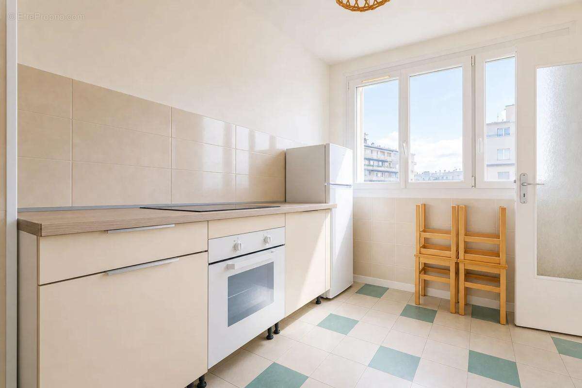 Appartement LOUÉ de 4 pièces de 68 m2 en vente à Grenoble - photo 3