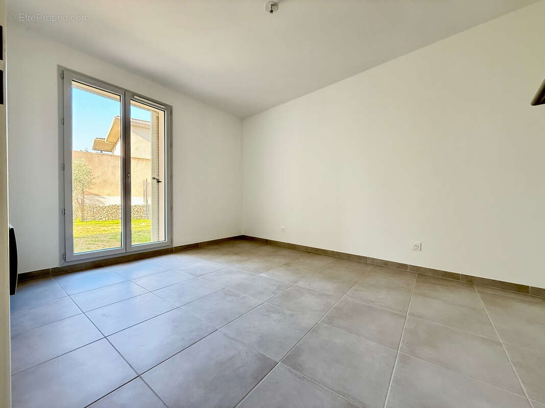 Appartement à SIX-FOURS-LES-PLAGES