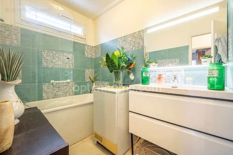 Appartement à L'HAY-LES-ROSES