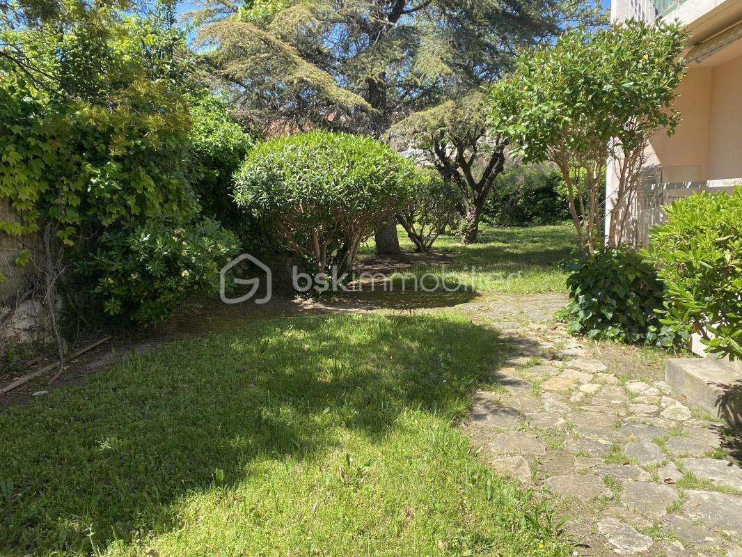 Appartement à SAINT-CYR-SUR-MER