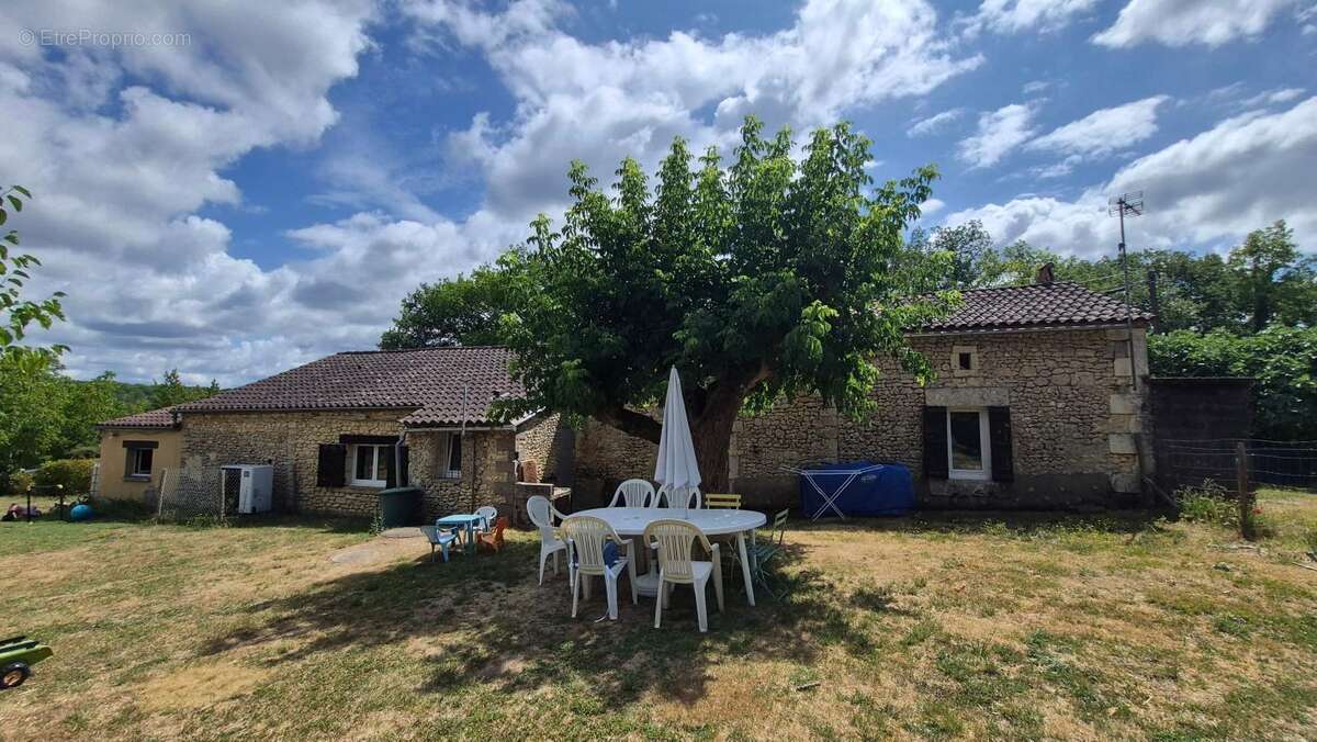 Maison en pierre sur les hauteurs - photo 17