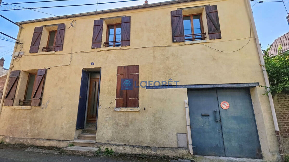 Maison à LA FERE
