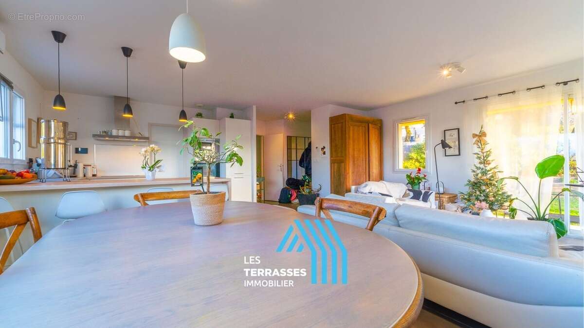 Maison à MONTELIMAR