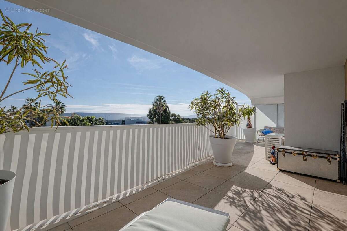 Appartement à VILLENEUVE-LOUBET