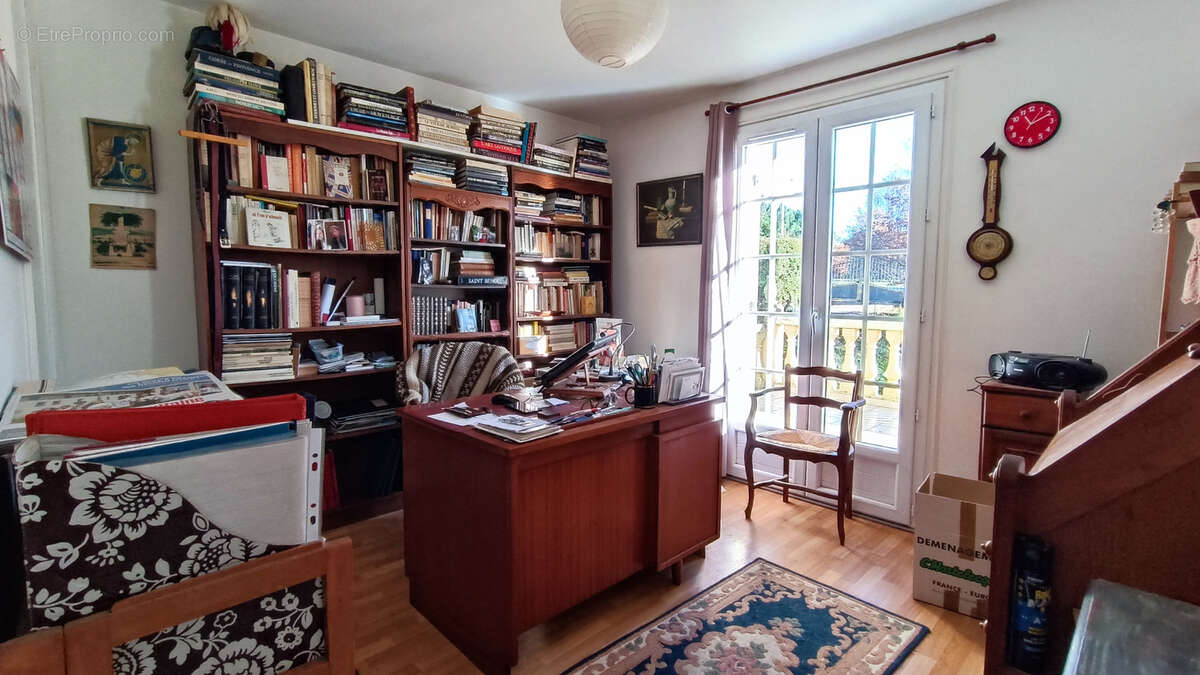 Maison à LA CHAPELLE-GONAGUET